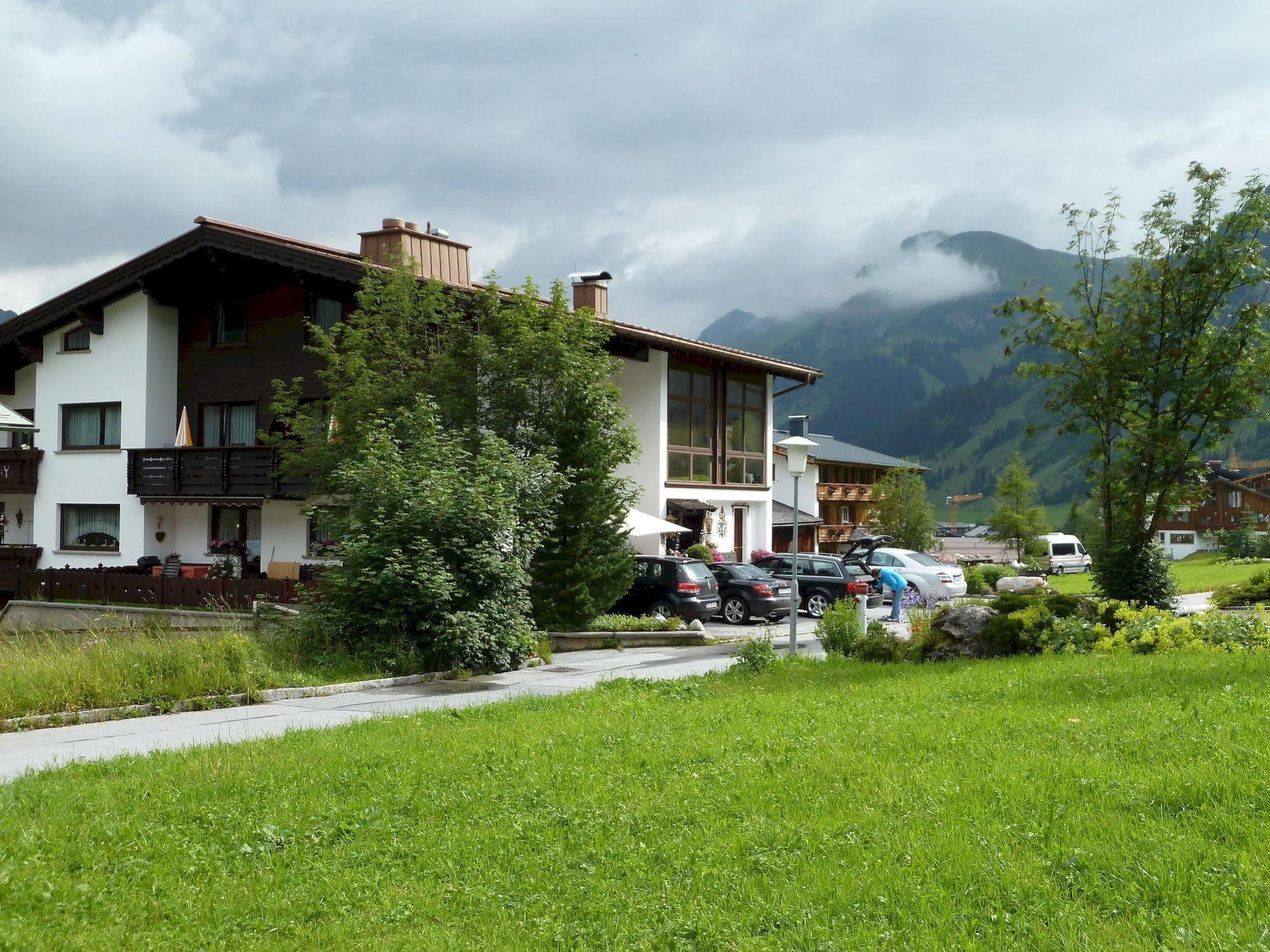 Pension Daniel Lech am Arlberg Esterno foto